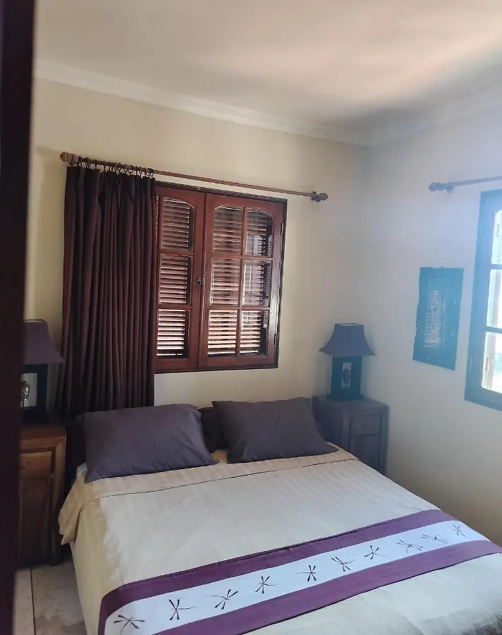 Villa Layang Bulan A Homey Guesthouse For Men Near The Beach In North Kuta デンパサール 0*,  インドネシア